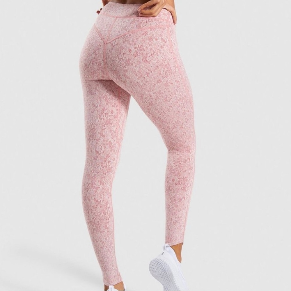 NWT - GYMSHARK FLEUR TEXTURE LEGGINGS - BRICK RED - S